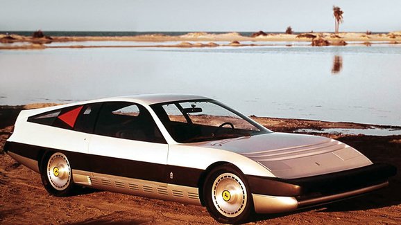 Pamatujete si Ferrari Cr 25? Atypický koncept naznačoval budoucího čtyřmístného oře