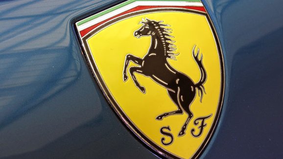 Zisk automobilky Ferrari loni stoupl o 48 procent