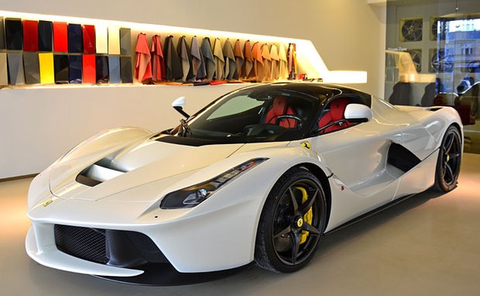 Zisk Ferrari znovu výrazně vzrostl. Díky vyšším prodejům