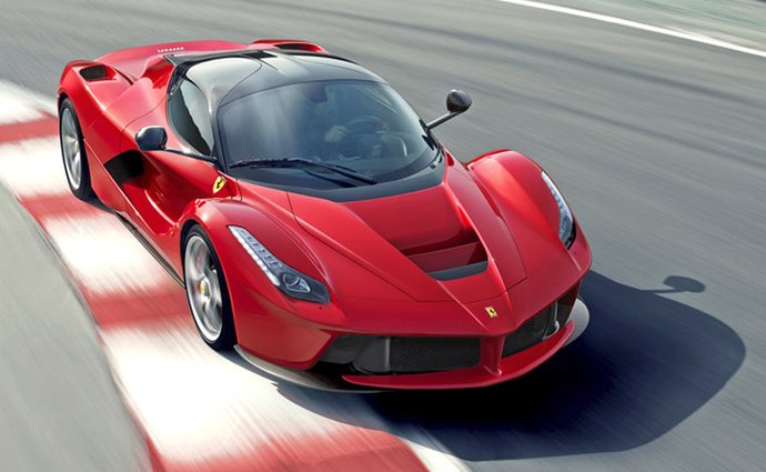 Zisk Ferrari loni činil 7,8 miliardy korun, vzrostl o 9 %