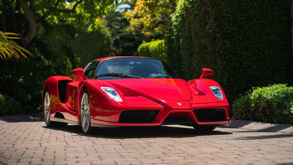Ferrari Enzo se díky koronaviru stalo nejdražším on-line vydraženým autem