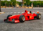 Vůz Ferrari F1 Michaela Schumachera míří do aukce. Ve své době neměl přemožitele