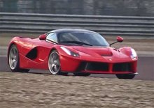 Video: Kimi Räikkönen nezvládl řízení Ferrari LaFerrari