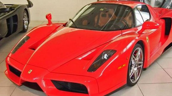 Na prodej je Ferrari samotného Michaela Schumachera s prvky, které jinde nedostanete