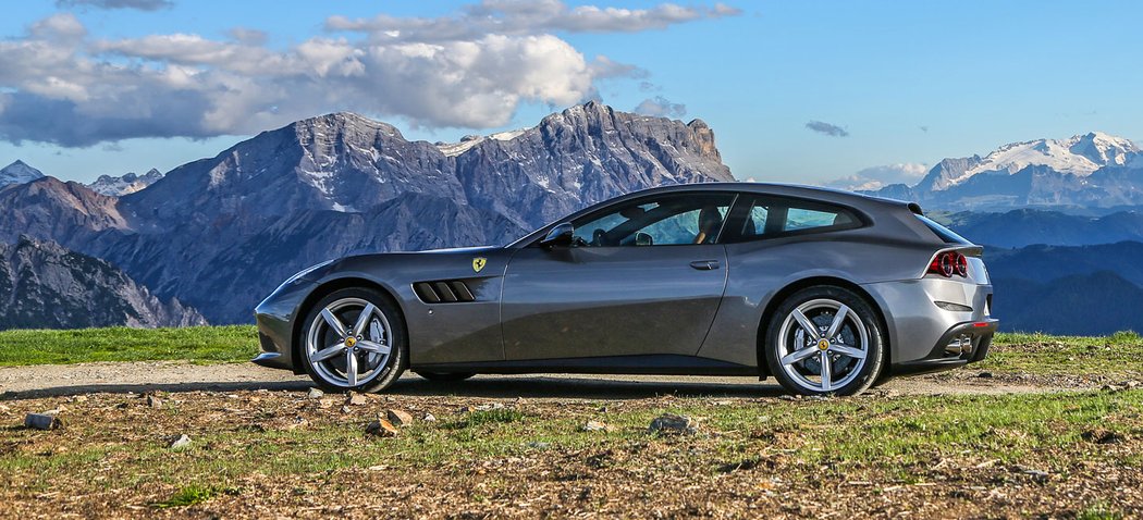 2016 Ferrari GTC4Lusso