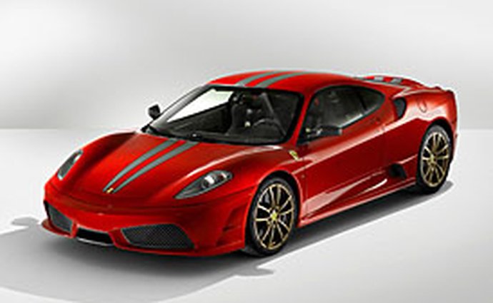 Šéf Ferrari S.p.A.: hybridní model příjde, šestiválec ani limuzína ne
