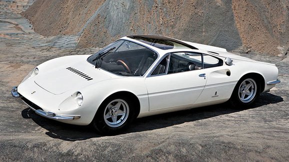 Ferrari 365 P Berlinetta Speciale Tre Posti: Ani za 494 milionů!