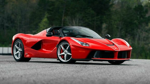 Aukce Ferrari končí za několik dní, už teď je ale nejdražší