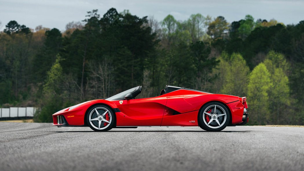 Ferrari LaFerrari Aperta (2017)