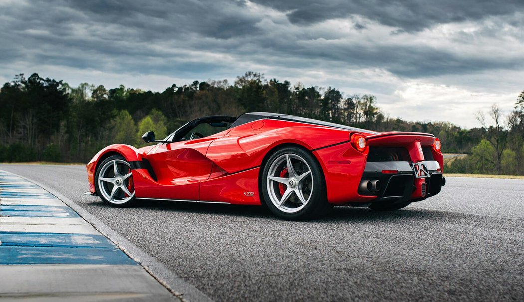 Ferrari LaFerrari Aperta (2017)