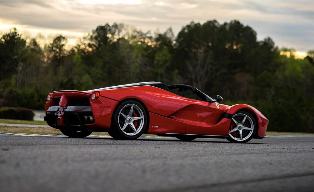 Ferrari LaFerrari Aperta (2017)