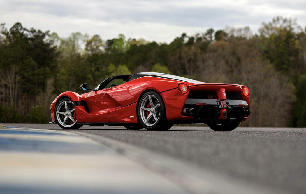 Ferrari LaFerrari Aperta (2017)