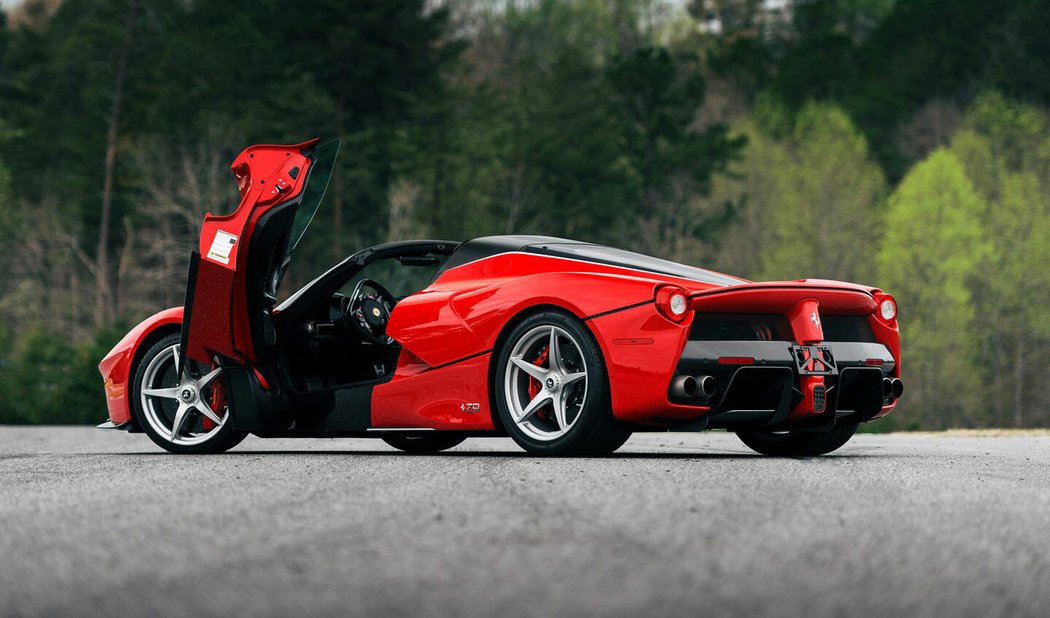 Ferrari LaFerrari Aperta (2017)