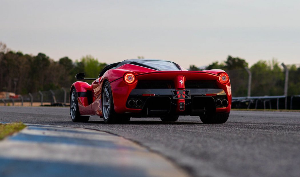 Ferrari LaFerrari Aperta (2017)