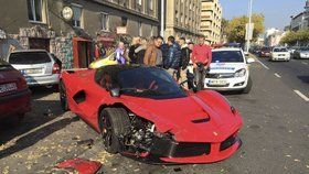 Boháč sešrotoval LaFerrari: Auto za 60 milionů si užil jen jeden měsíc