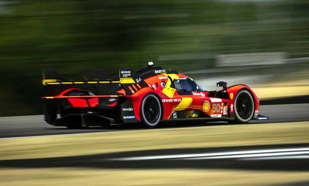 Ferrari v Le Mans 2023 (test day)