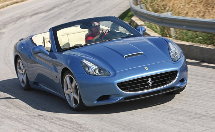 Nástupce Ferrari California dostane motor od Maserati