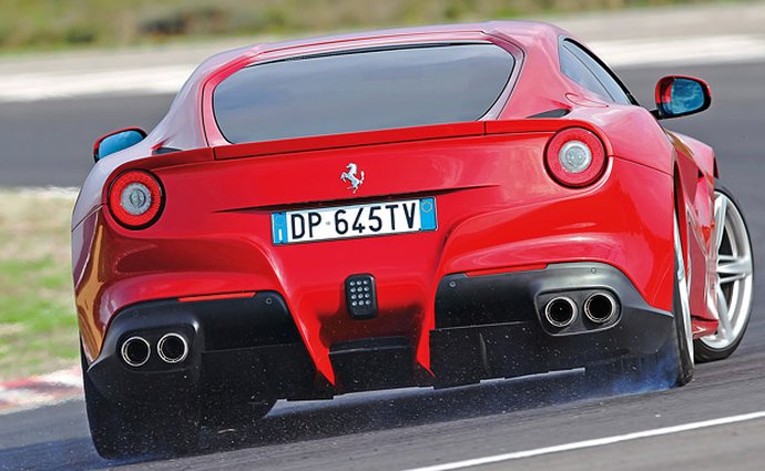 Ferrari F12 Speciale: Odlehčená F12berlinetta možná už v Ženevě