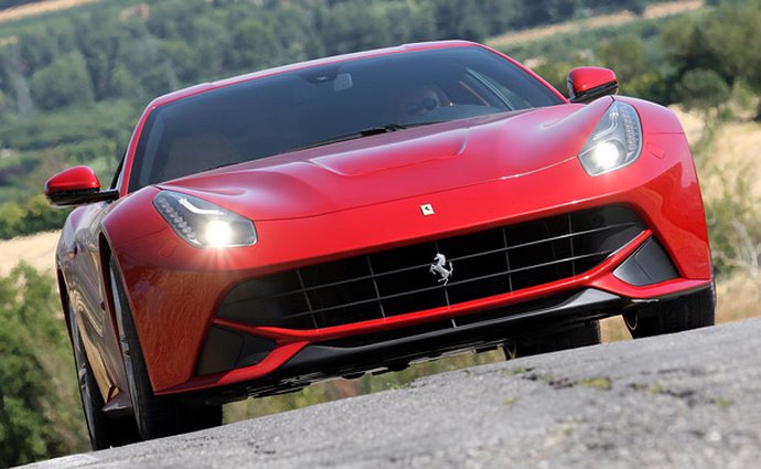 Ferrari příští týden představí nový model, bude to F12 GTO?