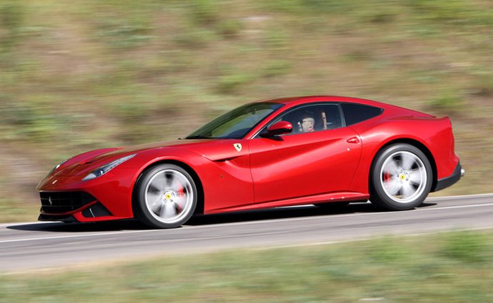 Ferrari F12berlinetta koupil, jen aby mohl koupit i LaFerrari