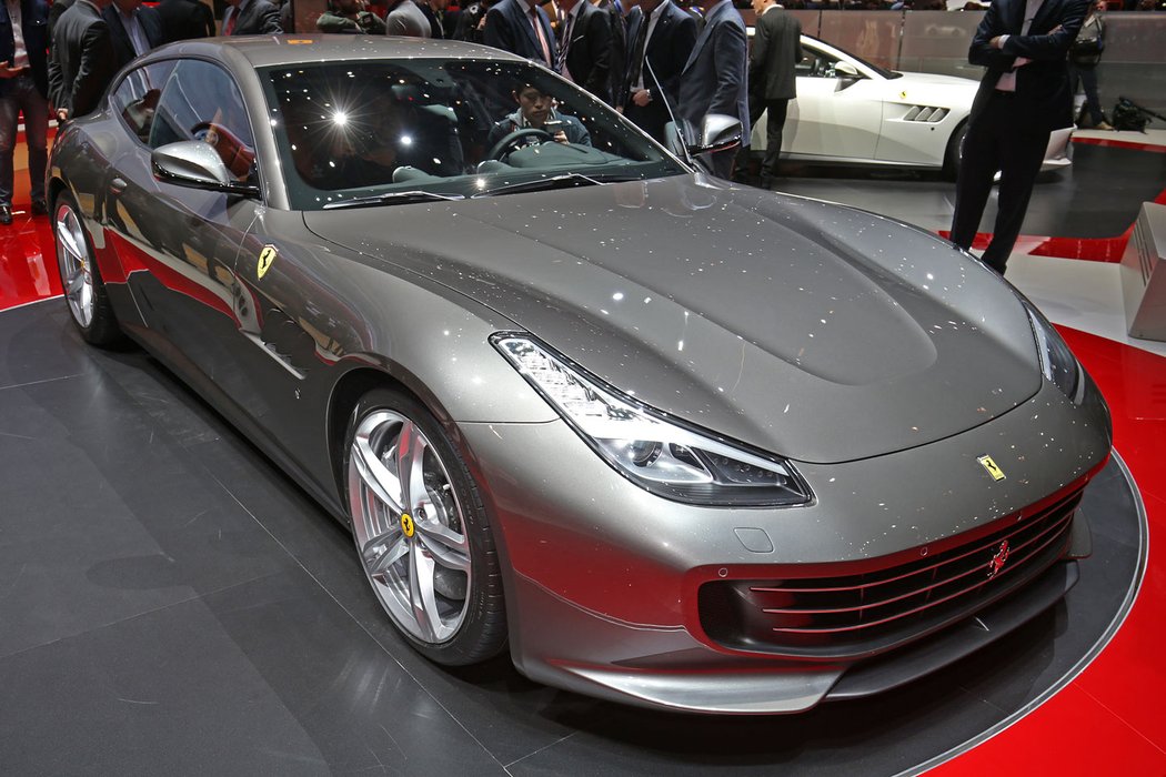 ferrari novemodely premioveznacky kupe