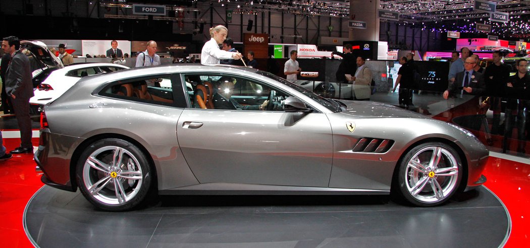 ferrari novemodely premioveznacky kupe