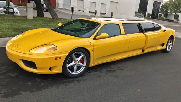 Na prodej je bizarní Ferrari 360 Modena jako limuzína! A zájemci jsou