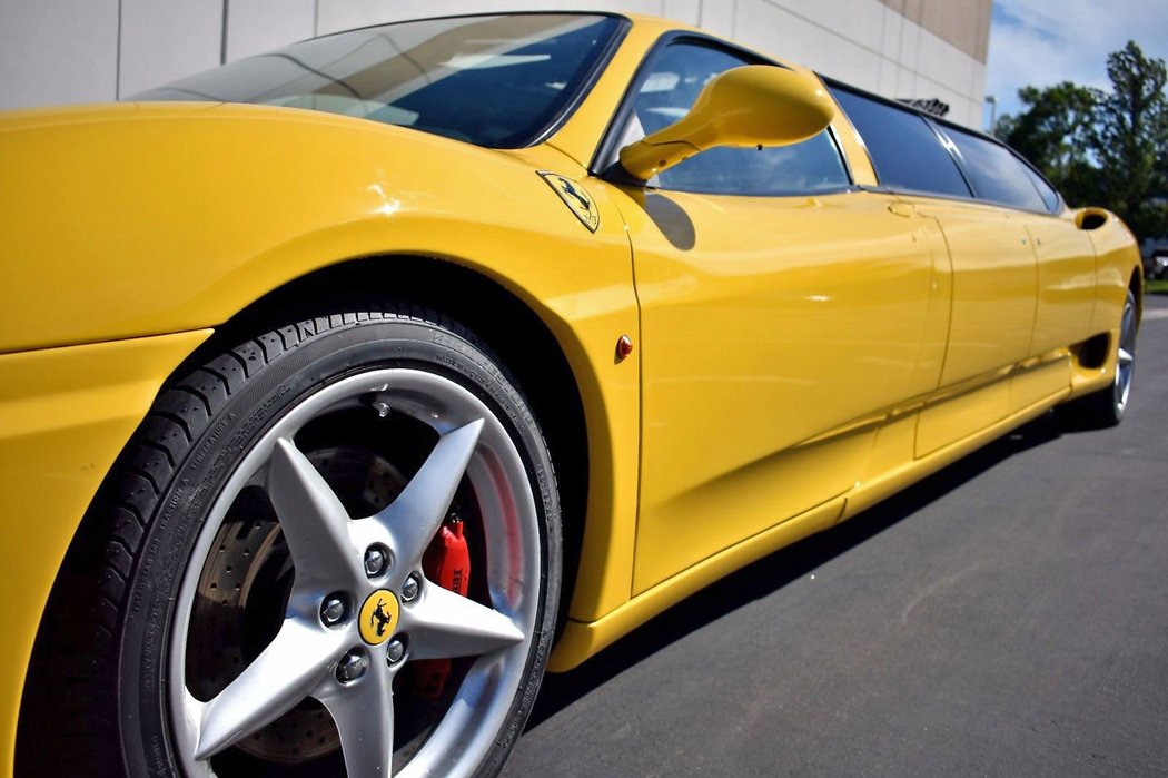 Ferrari 360 Modena limuzín