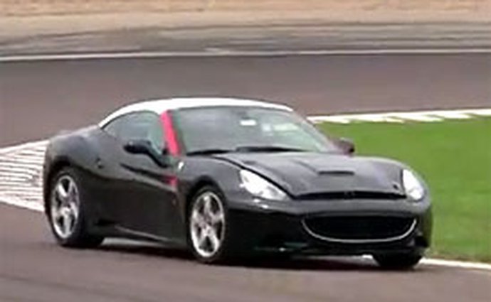 Ferrari California: Turbo se blíží! (video)
