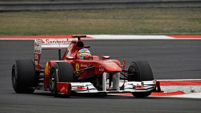 Ferrari řízené Fernandem Alonsem