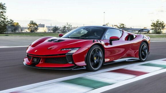 Ferrari si patentovalo inovativní kabinu. Pozici uvnitř si můžete vybrat sami
