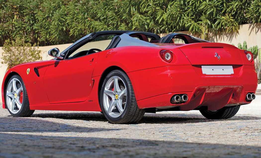 Ferrari SA Aperta (2010)