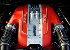 Budoucnost Ferrari V12 je nejistá. Odpravují jej emisní normy a regulace hluku, přiznává značka