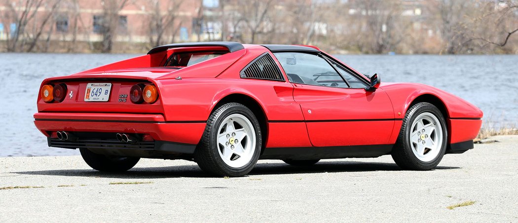 Ferrari 328 GTB/GTS (1985-1989)