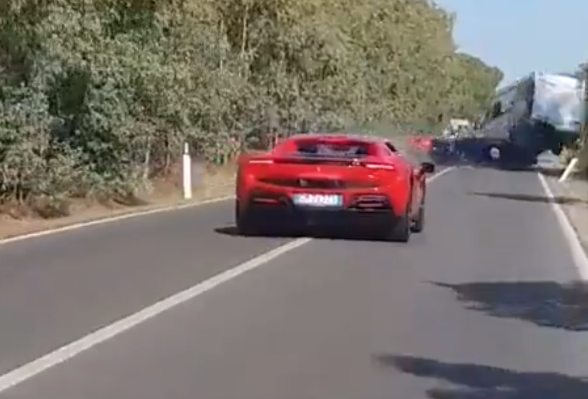 Srážka Ferrari