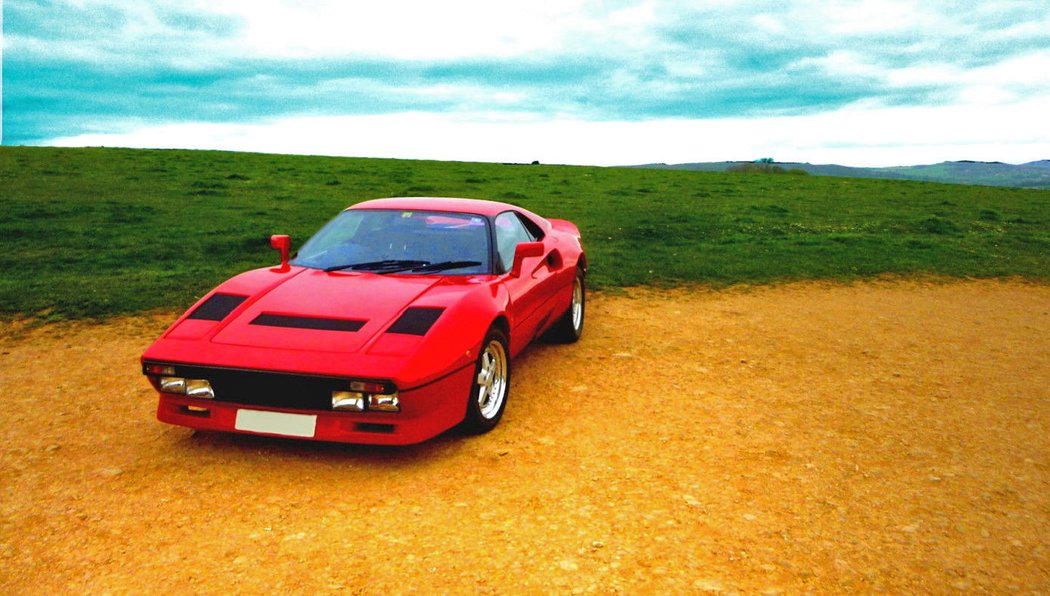 Toto Ferrari 288 GTO je ve skutečnosti Toyota MR2