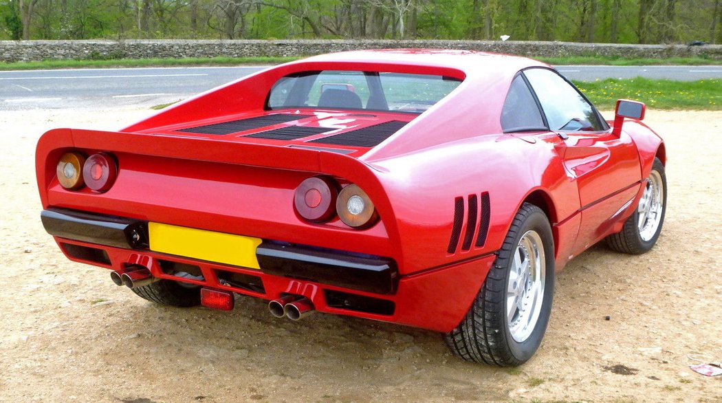 Toto Ferrari 288 GTO je ve skutečnosti Toyota MR2