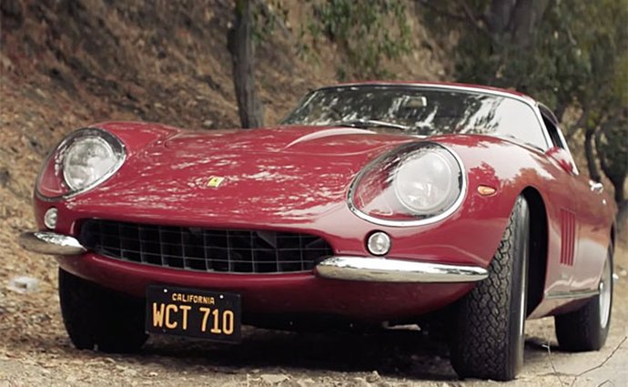 Ferrari 275 GTB/4: Rudým krasavcem jezdil Steve McQueen (video)