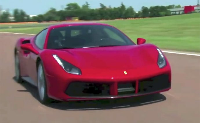 Video: James May opět testuje automobily, tentokrát okusil Ferrari 488 GTB