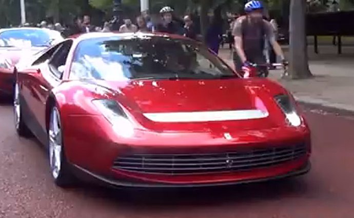Video: Ferrari SP12 Erica Claptona natočeno na veřejnosti