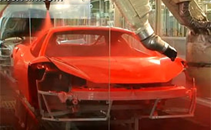 Video: Ferrari 458 Italia v lakovně
