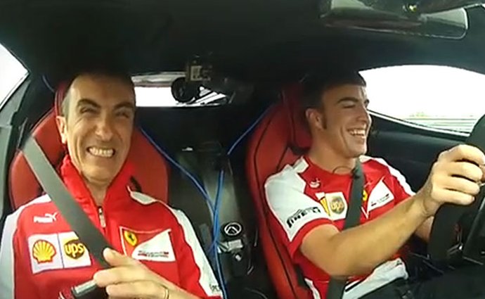 Video: Fernando Alonso testuje Ferrari LaFerrari