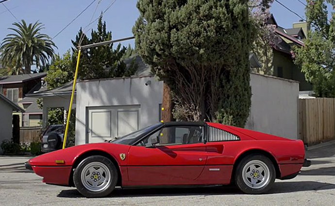 Video: Ferrari 308 GTSI – Vzpomínka na Magnum P.I.