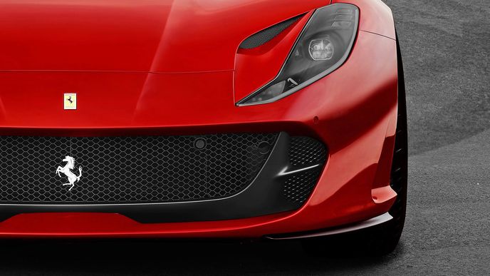 Ferrari 812 Superfast: Nástupce f12 má větší a výkonnější dvanáctiválec!