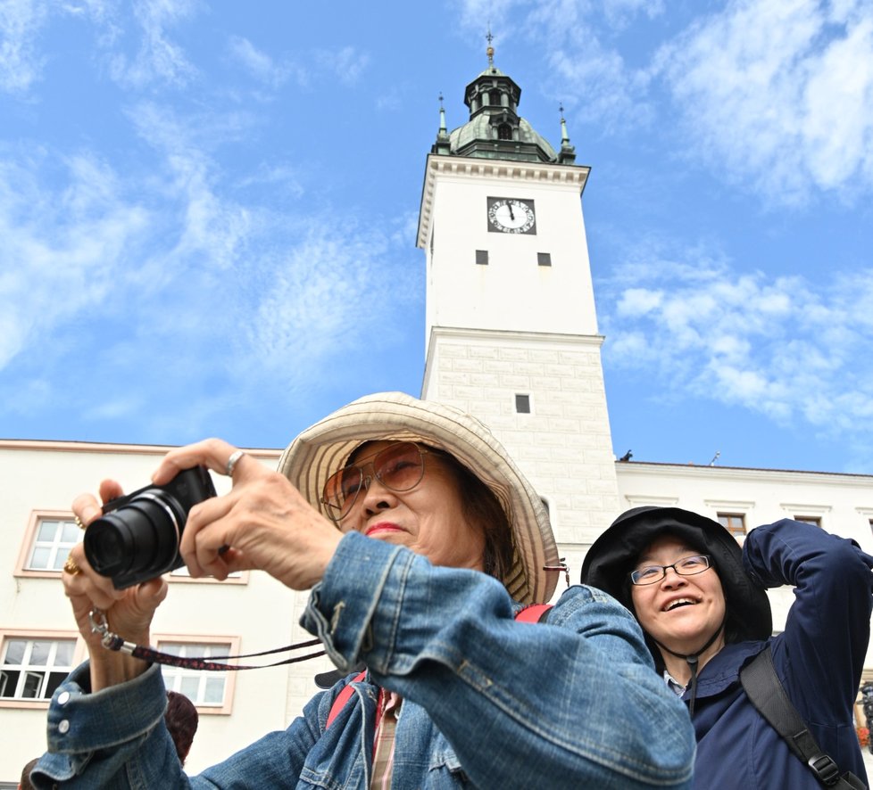 Tradiční kroje a barevné stuhy udělaly z festivalu nádhernou podívanou