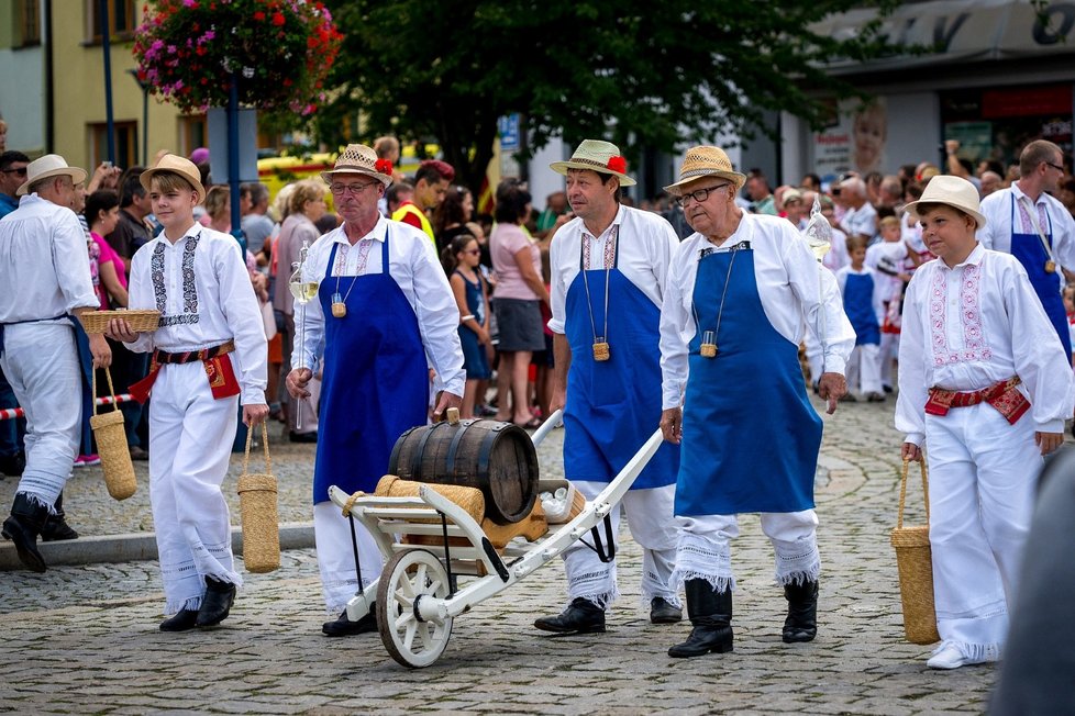Kyjov zaplavili krojovaní lidé. Slovácký ýrok je nejstarší folklorní festival v Česku, koná se od roku 1921 jednou za čtyři roky.