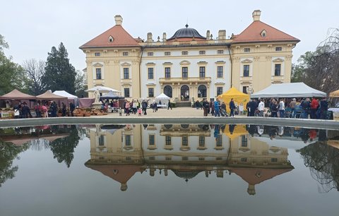 To nejlepší z Moravy: Festival jídla a řemesel na slavkovském zámku nezhatil ani déšť