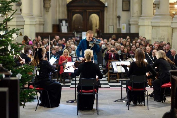 Pavel Šporcl s Anglickým komorním orchestrem při slavnostním zakončení 29.ročníku festivalu Made in Prague Pavel Šporcl s Anglickým komorním orchestrem při slavnostním zakončení 29.ročníku festivalu Made in Prague