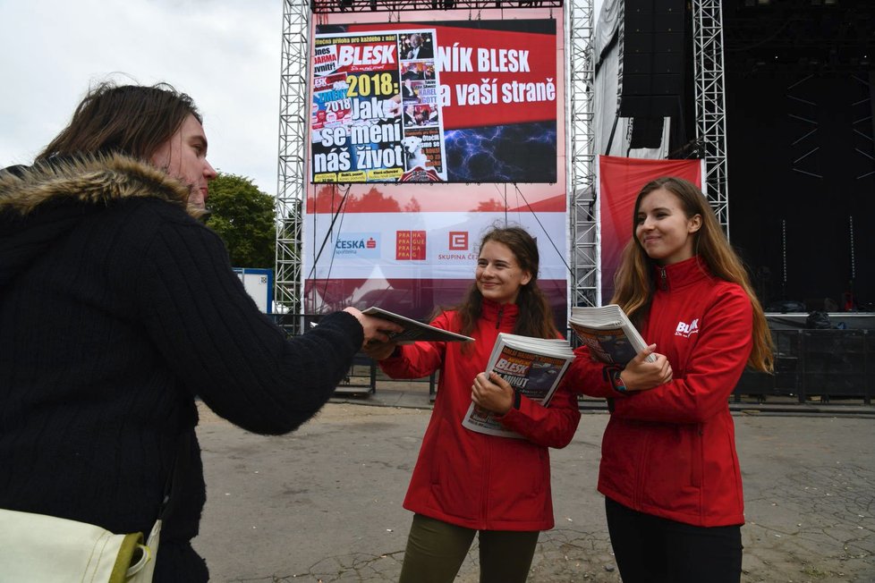 Na festivalu Metronome rozdávali tištěné vydání Blesku.