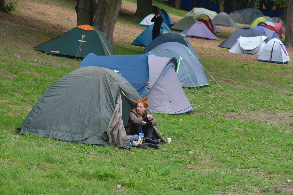 Fanoušky neodradilo ani špatné počasí.